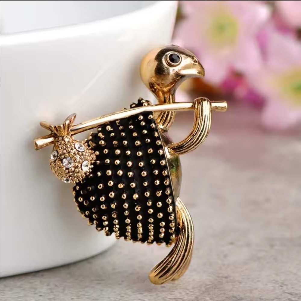 Vintage classic Turtle Gold and Black Brooch
